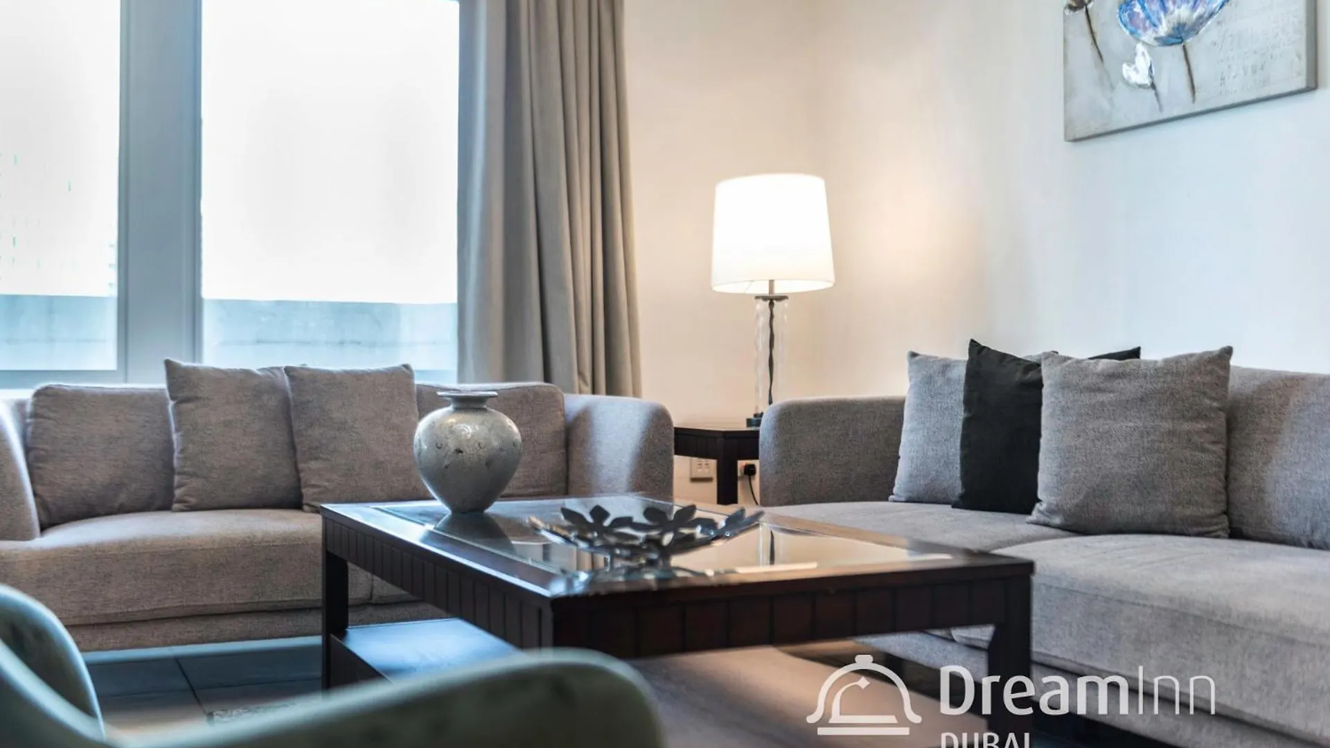 Dreaminn-1Br Burj Views Apt With Balcony & Sofa Bed Dubai Apartment