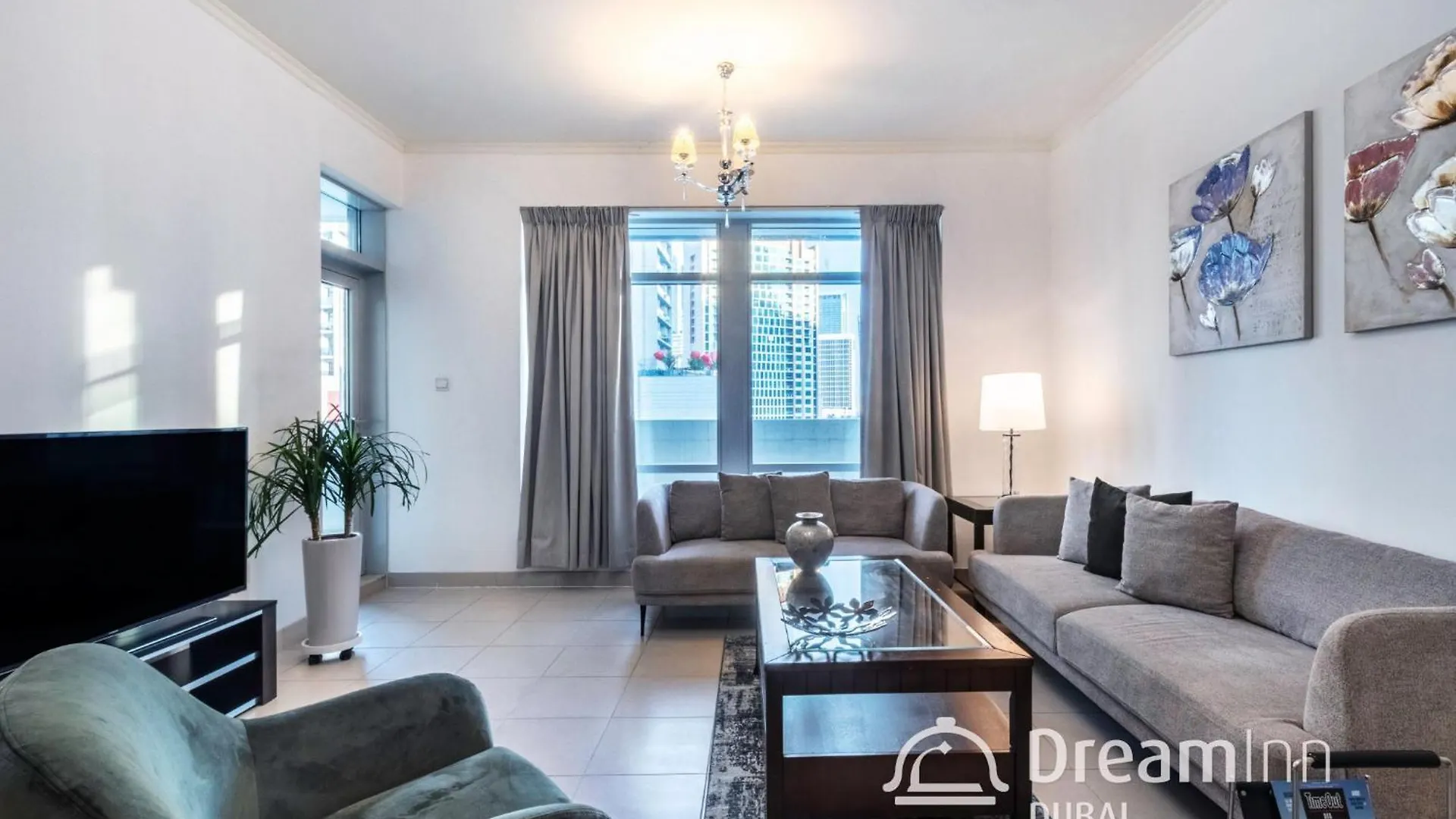 Dreaminn-1Br Burj Views Apt With Balcony & Sofa Bed Dubai