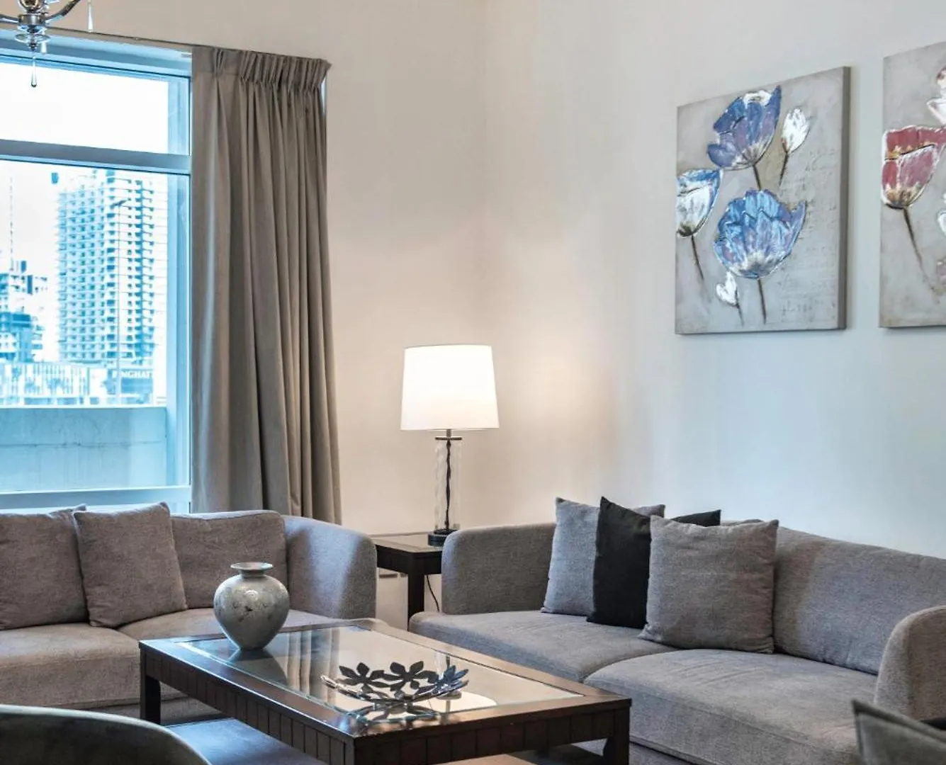 Dreaminn-1Br Burj Views Apt With Balcony & Sofa Bed Dubaï