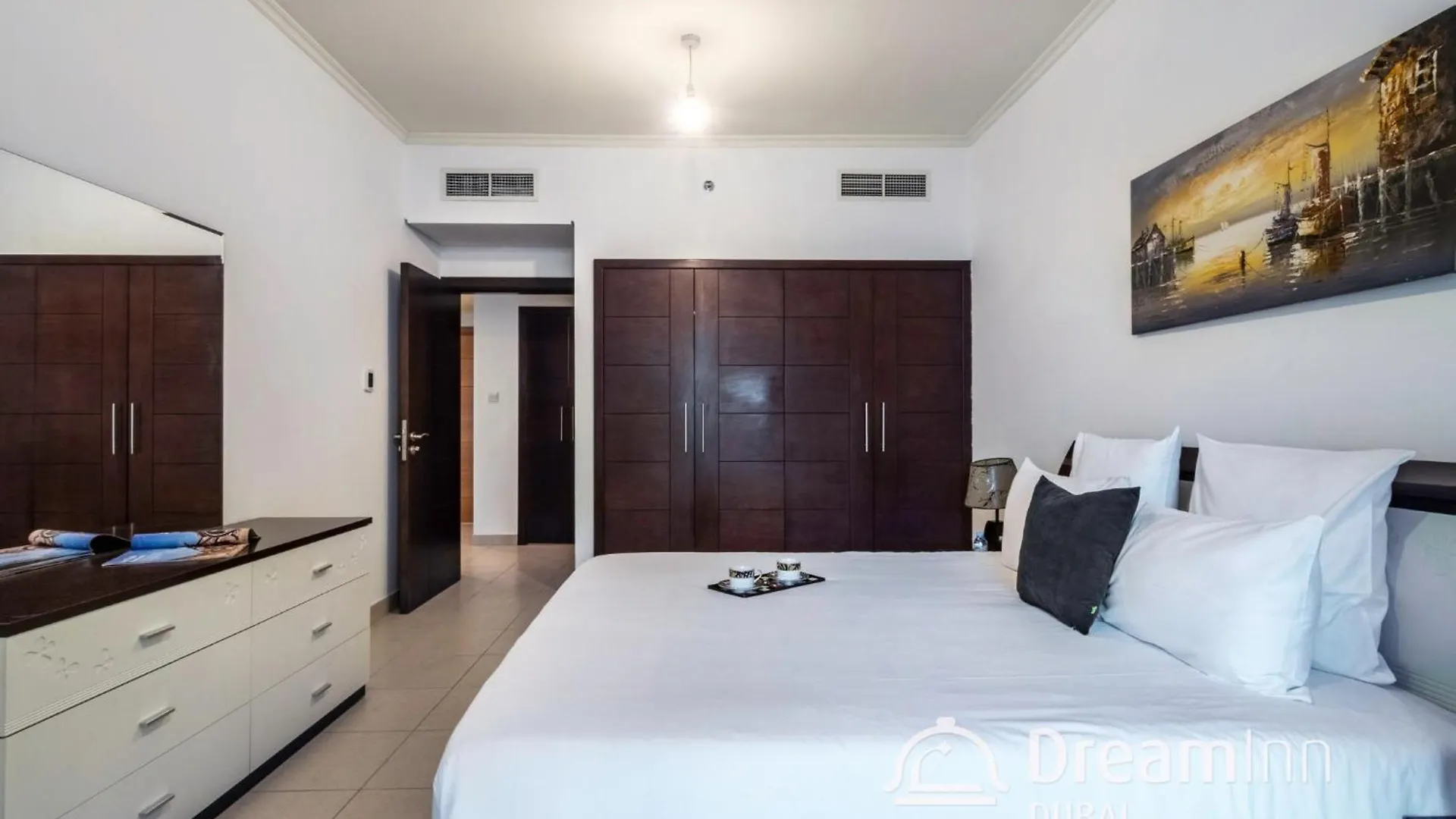 Dreaminn-1Br Burj Views Apt With Balcony & Sofa Bed Dubai 0*,  United Arab Emirates